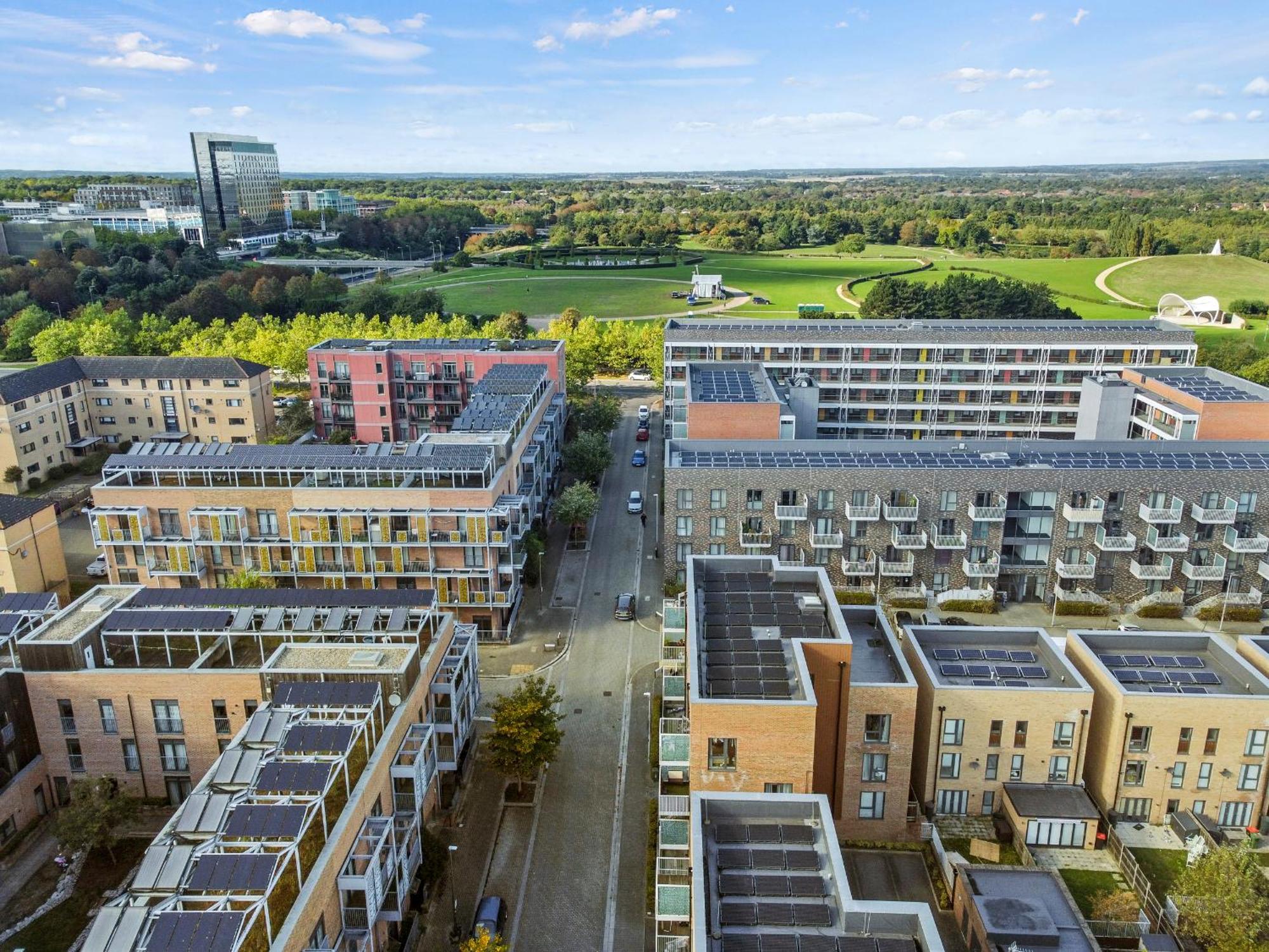 Sleek Modern City Apartment Milton Keynes Exterior photo